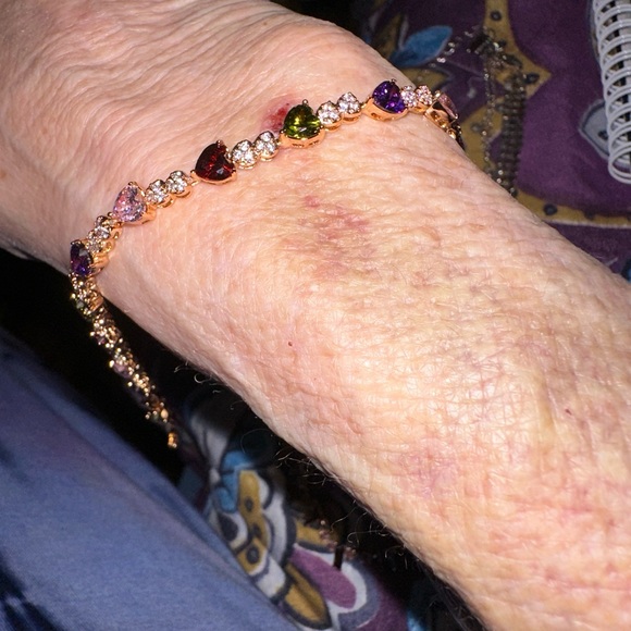XIUPING BEAUTIFUL GOLD BRACELET WITH HEART SHAPED MULTI COLOR MOISSANITE STONES! - Picture 2 of 3